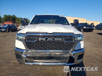 Piąte zdjęcie samochodu w środku: 2025 RAM 1500 TRADESMAN VIN:1C6RREGP3SN611912 - miniatura