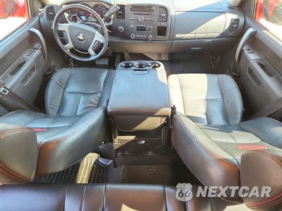 Zdjęcie 8 z 12 samochodu: 2011 CHEVROLET SILVERADO K1500 LT VIN:3GCPKSE37BG257940 - miniatura
