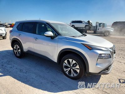 Czwarte zdjęcie samochodu z boku: 2023 NISSAN ROGUE SV VIN:5N1BT3BB6PC799660 - miniatura
