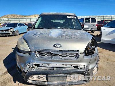 Piąte zdjęcie samochodu w środku: 2013 KIA SOUL + VIN:KNDJT2A67D7577549 - miniatura
