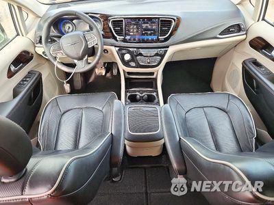 Zdjęcie 8 z 13 samochodu: 2023 CHRYSLER PACIFICA LIMITED VIN:2C4RC1GG2PR632876 - miniatura