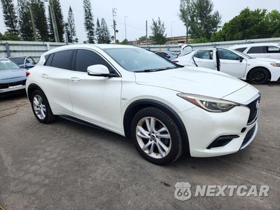 Czwarte zdjęcie samochodu z boku: 2018 INFINITI QX30 LUXURY VIN:SJKCH5CP3JA051237 - miniatura