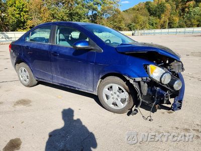 Czwarte zdjęcie samochodu z boku: 2013 CHEVROLET SONIC LS VIN:1G1JA5SG3D4221818 - miniatura