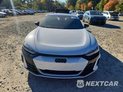 Piąte zdjęcie samochodu w środku: 2024 AUDI E-TRON GT PRESTIGE VIN:WAUEJBFW7R7004753 - miniatura
