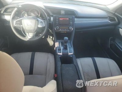 Zdjęcie 8 z 12 samochodu: 2018 HONDA CIVIC LX VIN:2HGFC2F54JH556522 - miniatura
