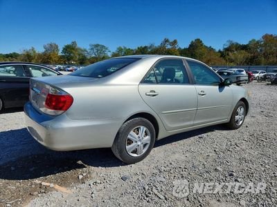 Trzecie zdjęcie samochodu z tyłu: 2005 TOYOTA CAMRY STANDARD VIN:JTDBE32K653008684 - miniatura