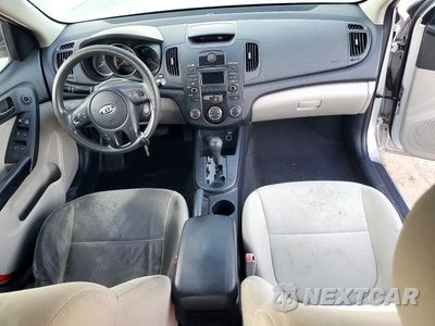 Zdjęcie 8 z 12 samochodu: 2010 KIA FORTE EX VIN:KNAFU4A21A5849707 - miniatura