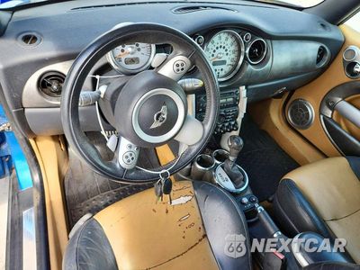 Zdjęcie 8 z 12 samochodu: 2008 MINI COOPER S VIN:WMWRH33508TL96074 - miniatura