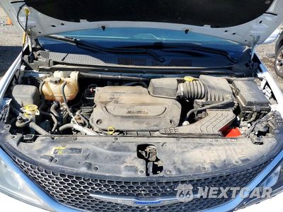 Zdjęcie 12 z 13 samochodu: 2019 CHRYSLER PACIFICA TOURING PLUS VIN:2C4RC1FGXKR738261 - miniatura