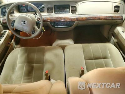 Zdjęcie 8 z 12 samochodu: 2004 MERCURY GRAND MARQUIS GS VIN:2MEFM74WX4X687306 - miniatura