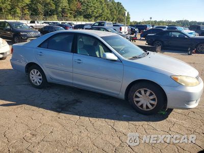 Czwarte zdjęcie samochodu z boku: 2005 TOYOTA CAMRY LE VIN:4T1BE32K15U969344 - miniatura