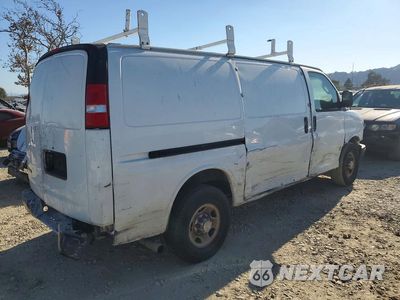 Trzecie zdjęcie samochodu z tyłu: 2020 CHEVROLET EXPRESS G2500 VIN:1GCWGAFG3L1145225 - miniatura