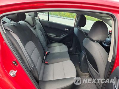 Zdjęcie 10 z 12 samochodu: 2016 KIA FORTE LX VIN:KNAFX4A66G5612911 - miniatura