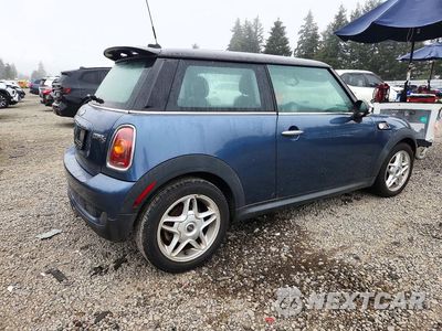 Trzecie zdjęcie samochodu z tyłu: 2010 MINI COOPER S VIN:WMWMF7C51ATZ70503 - miniatura