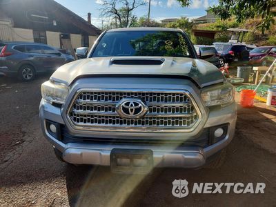 Piąte zdjęcie samochodu w środku: 2016 TOYOTA 0019 SR5 V6 VIN:3TMDZ5BN0GM005784 - miniatura