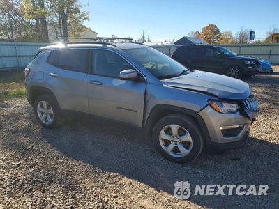 Czwarte zdjęcie samochodu z boku: 2019 JEEP COMPASS LATITUDE VIN:3C4NJDBBXKT598905 - miniatura