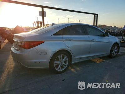Trzecie zdjęcie samochodu z tyłu: 2013 HYUNDAI SONATA LIMITED VIN:5NPEC4AC9DH738305 - miniatura
