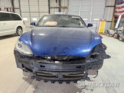Piąte zdjęcie samochodu w środku: 2015 TESLA MODEL S VIN:5YJSA1E48FF116208 - miniatura