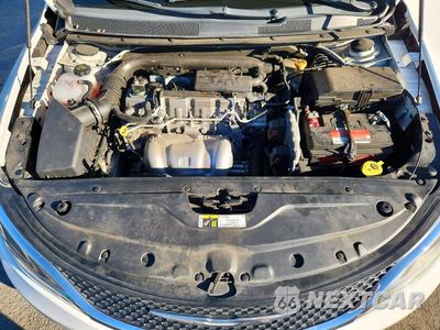 Zdjęcie 11 z 12 samochodu: 2015 CHRYSLER 200 LIMITED VIN:1C3CCCAB7FN670912 - miniatura