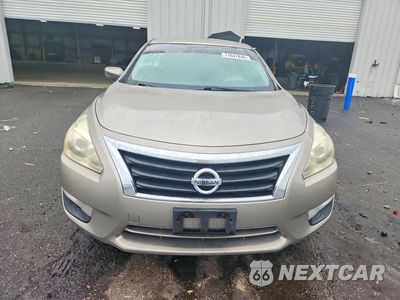 Piąte zdjęcie samochodu w środku: 2015 NISSAN ALTIMA 2.5 S VIN:1N4AL3AP3FC460596 - miniatura
