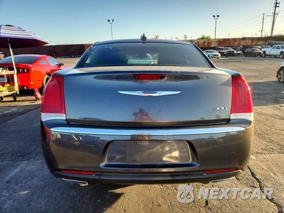 Zdjęcie 6 z 13 samochodu: 2019 CHRYSLER 300 TOURING VIN:2C3CCAAG7KH517191 - miniatura