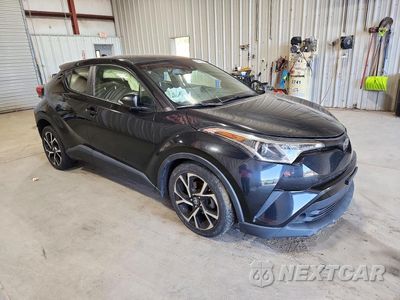 Czwarte zdjęcie samochodu z boku: 2019 TOYOTA C-HR XLE VIN:JTNKHMBX0K1037383 - miniatura