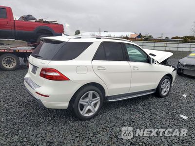 Trzecie zdjęcie samochodu z tyłu: 2015 MERCEDES-BENZ ML 350 4MATIC VIN:4JGDA5HB6FA516010 - miniatura