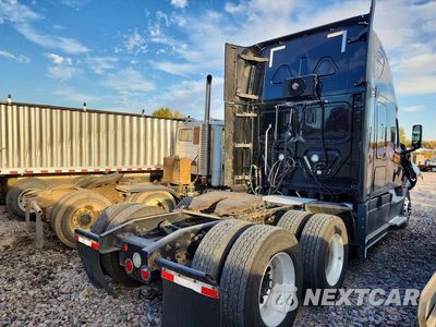 Trzecie zdjęcie samochodu z tyłu: 2020 FREIGHTLINER CASCADIA 126 SEMI TRUCK VIN:3AKJHHDR2LSKB5041 - miniatura