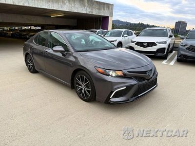 2024 TOYOTA CAMRY HYBRID SE 4T1S31AK7RU073051 - główne zdjęcie licytacji z USA - miniatura