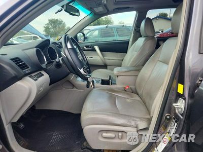 Zdjęcie 7 z 12 samochodu: 2011 TOYOTA HIGHLANDER SE VIN:5TDBK3EH2BS058162 - miniatura