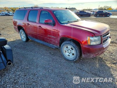 Czwarte zdjęcie samochodu z boku: 2013 CHEVROLET SUBURBAN K1500 LT VIN:1GNSKJE7XDR219913 - miniatura
