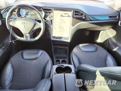 Zdjęcie 8 z 12 samochodu: 2014 TESLA MODEL S VIN:5YJSA1H11EFP68183 - miniatura
