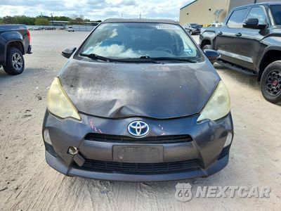 Piąte zdjęcie samochodu w środku: 2012 TOYOTA PRIUS C THREE VIN:JTDKDTB30C1520199 - miniatura