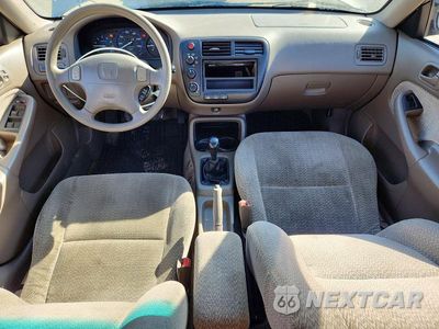 Zdjęcie 8 z 12 samochodu: 2000 HONDA CIVIC LX VIN:1HGEJ6575YL009915 - miniatura
