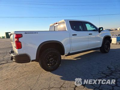 Trzecie zdjęcie samochodu z tyłu: 2023 CHEVROLET SILVERADO K1500 ZR2 VIN:3GCUDHEL8PG338551 - miniatura