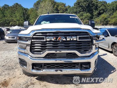 Piąte zdjęcie samochodu w środku: 2027 RAM 2500 BIG HORN VIN:3C6UR5JL6VG380999 - miniatura