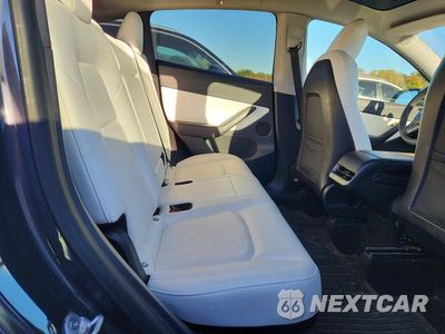 Zdjęcie 11 z 14 samochodu: 2021 TESLA MODEL Y VIN:5YJYGDEE5MF268334 - miniatura