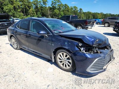 Czwarte zdjęcie samochodu z boku: 2022 TOYOTA CAMRY LE VIN:4T1C11AK9NU637917 - miniatura
