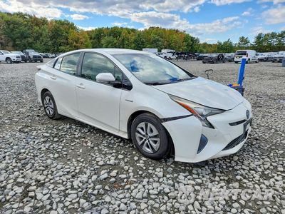 Czwarte zdjęcie samochodu z boku: 2018 TOYOTA PRIUS THREE VIN:JTDKARFU5J3067830 - miniatura