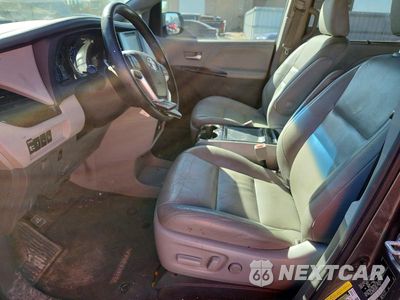 Zdjęcie 7 z 13 samochodu: 2016 TOYOTA SIENNA XLE 8-PASSENGER VIN:5TDYK3DC8GS695872 - miniatura