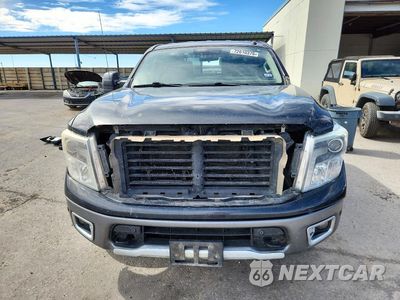 Piąte zdjęcie samochodu w środku: 2017 NISSAN TITAN PRO-4X VIN:1N6AA1E50HN556154 - miniatura