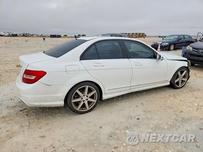 Trzecie zdjęcie samochodu z tyłu: 2013 MERCEDES-BENZ C 250 VIN:WDDGF4HB7DR273714 - miniatura