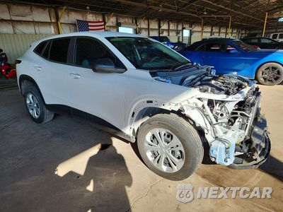 Czwarte zdjęcie samochodu z boku: 2024 CHEVROLET TRAX LS VIN:KL77LFE20RC092500 - miniatura