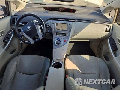 Zdjęcie 8 z 12 samochodu: 2014 TOYOTA PRIUS FIVE VIN:JTDKN3DU0E1838393 - miniatura