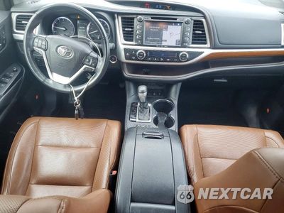 Zdjęcie 8 z 13 samochodu: 2019 TOYOTA HIGHLANDER LIMITED PLATINUM VIN:5TDDZRFH8KS727847 - miniatura