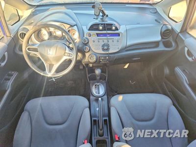 Zdjęcie 8 z 12 samochodu: 2013 HONDA FIT VIN:JHMGE8H35DC020731 - miniatura