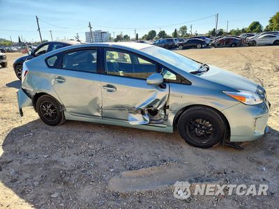 Czwarte zdjęcie samochodu z boku: 2015 TOYOTA PRIUS THREE VIN:JTDKN3DUXF1883052 - miniatura