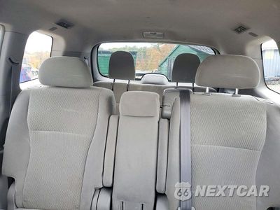 Zdjęcie 10 z 13 samochodu: 2010 TOYOTA HIGHLANDER BASE VIN:5TDBK3EH4AS016493 - miniatura