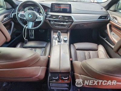 Zdjęcie 8 z 12 samochodu: 2018 BMW M550XI VIN:WBAJB9C57JB035177 - miniatura