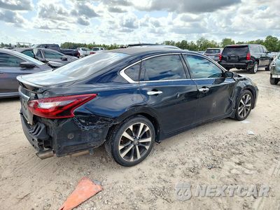 Trzecie zdjęcie samochodu z tyłu: 2017 NISSAN ALTIMA 2.5 SR VIN:1N4AL3AP3HN329353 - miniatura